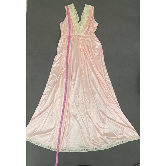 Vintage Miss Elaine Long Nylon Nightgown Peach & Lace no Size FS Bnfts Charity - Picture 6 of 10